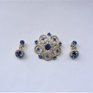 Vintage Goldtone Brooch Pin & Clip Earring Set